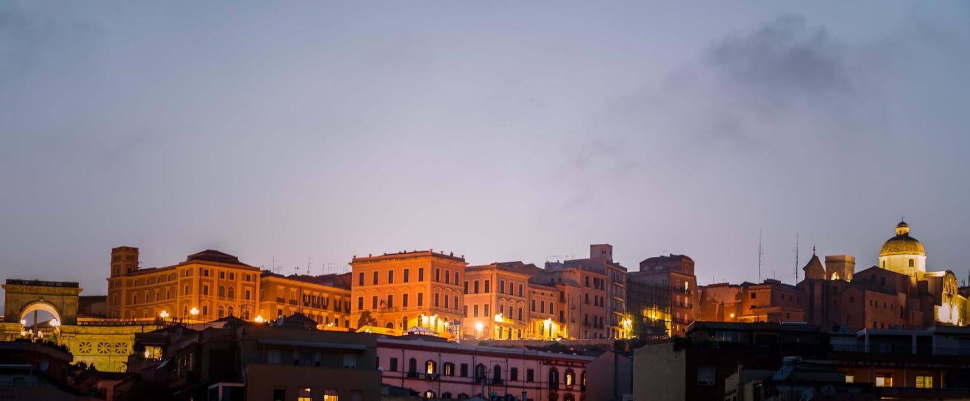 Cagliari Magica bellissimo appartamento panoramico in centro Esterno foto