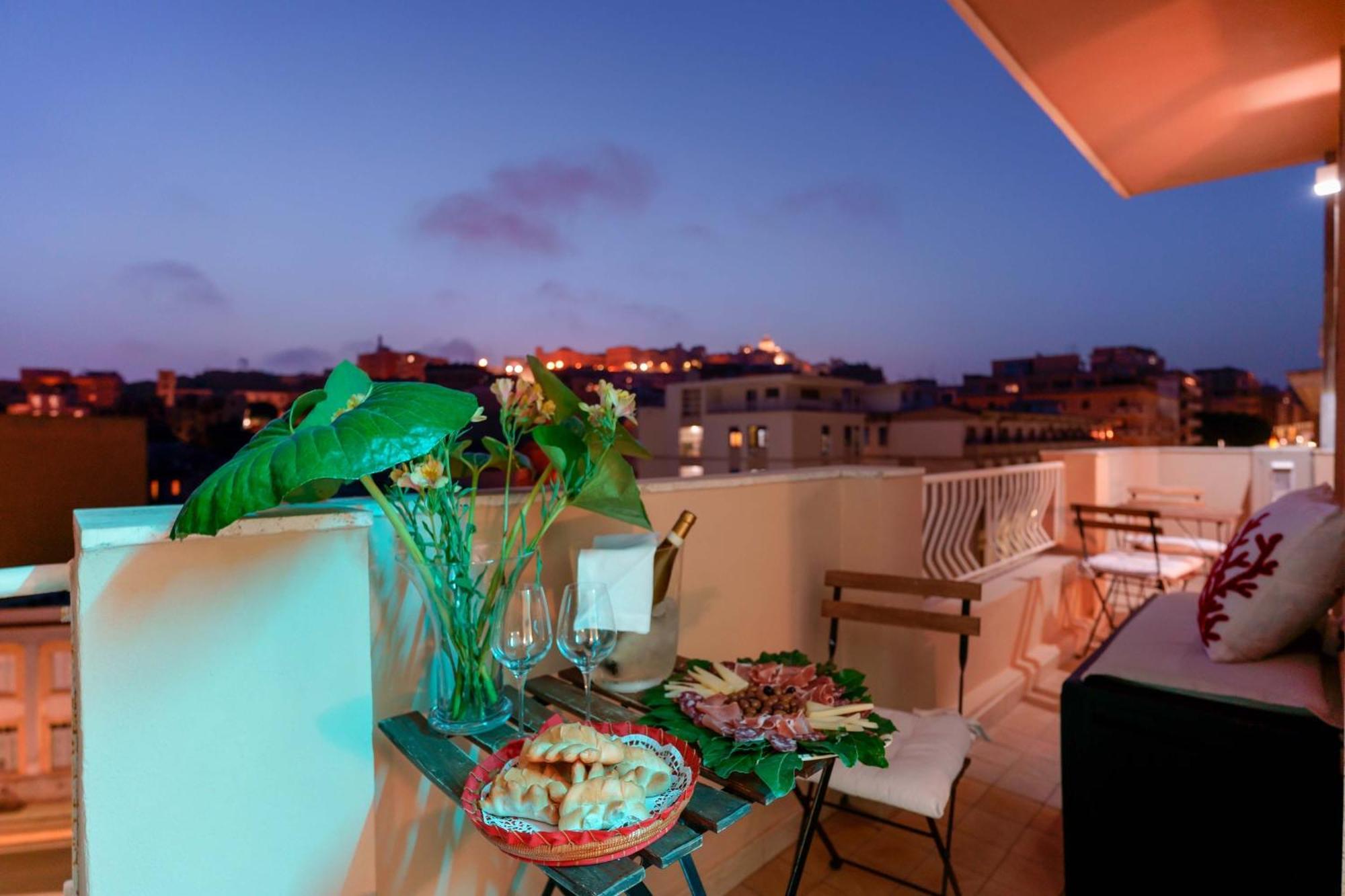 Cagliari Magica bellissimo appartamento panoramico in centro Esterno foto